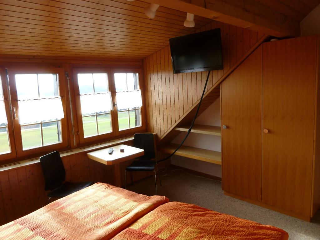 Alpenblick Ferenberg Bern Hotel Stettlen Стая снимка